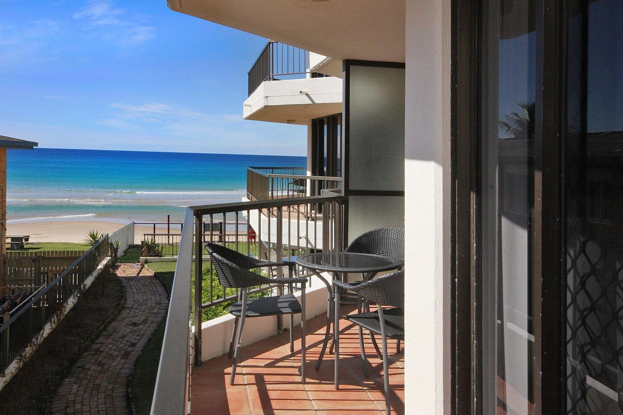 Spindrift On The Beach - Absolute Beachfront Mermaid Beach Exterior photo