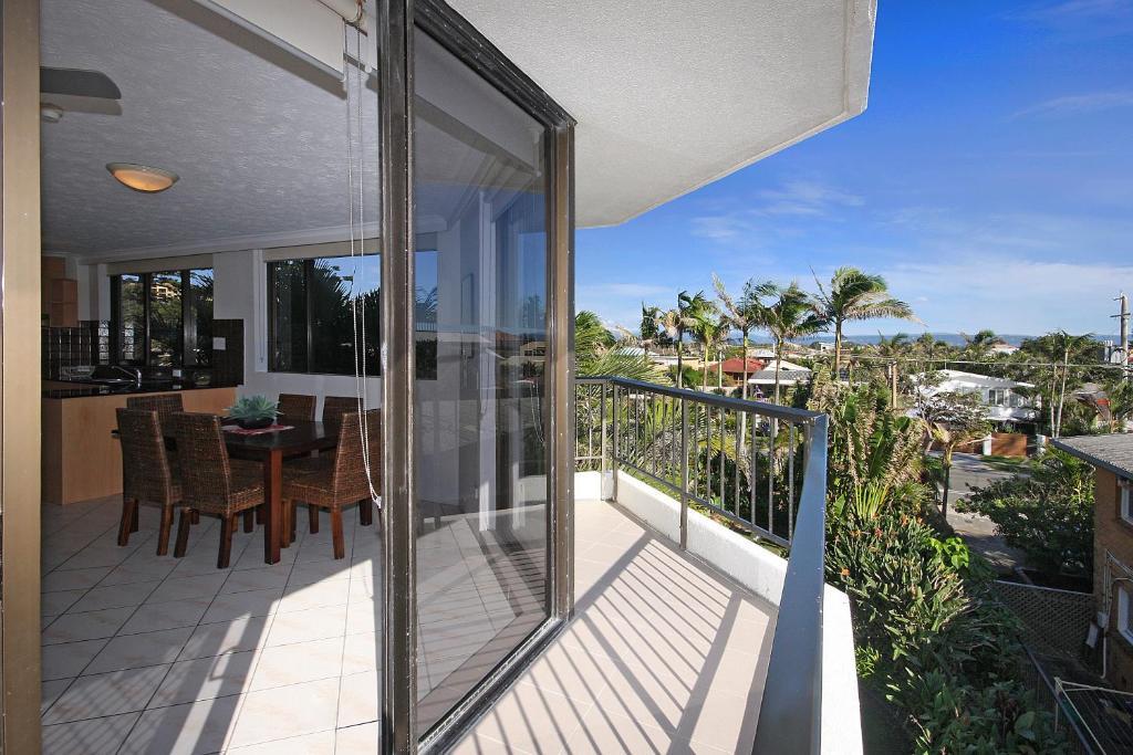 Spindrift On The Beach - Absolute Beachfront Mermaid Beach Room photo